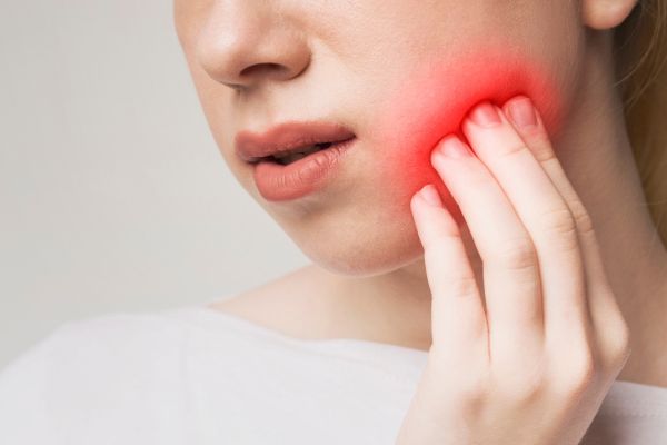 親知らず抜歯後に出やすい症状